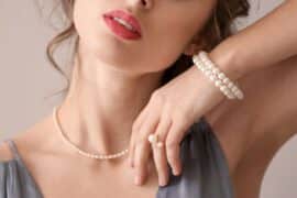 Subtelna i minimalistyczna - biżuteria dla każdej kobiety