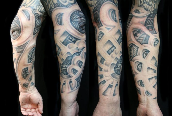 Tatuaże rękaw ujęte na zdjęciu pod każdym kątem