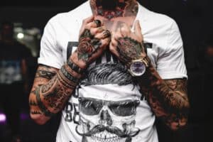 Kolorowy tatuaż rekaw u mężczyzny