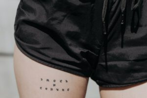 Tatuaże dla kobiet na nodze