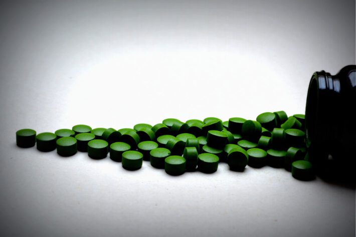 zielone tabletki z zielonym jęczmieniem