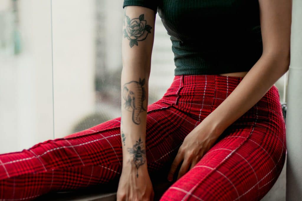 Tatuaże na ręce kobiety