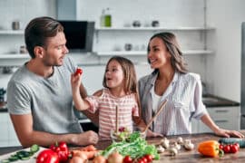 Jak przekonać rodzinę do jedzenia warzyw?