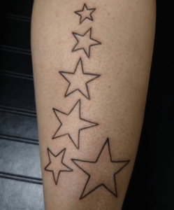 Gwiazdy tatuaż na ciele