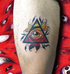 Kolorowy tatuaz oko proroka na ręce