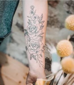 Róża tatuaż