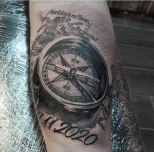 Tatuaż kompas w 3D