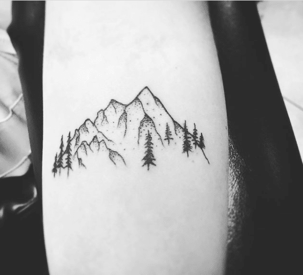 Tatuaż góry na ciele