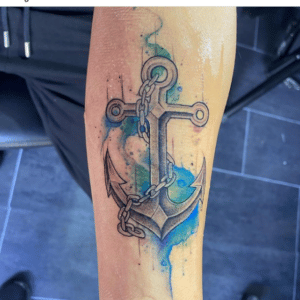 Tatuaz kotwica na ręce - jego znaczenie i symbolika
