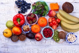 Frutarianie co jedzą? Na czym polega frutarianizm? Jakie są wady i zalety diety frutariańskiej?