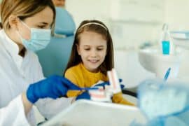 Adaptacja dziecka u dentysty.
