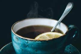 Herbata z miodem cytryną i imbirem na wzmocnienie układu odpornościowego
