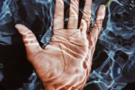 Drętwienie palców u rąk - możliwe przyczyny, objawy, leczenie