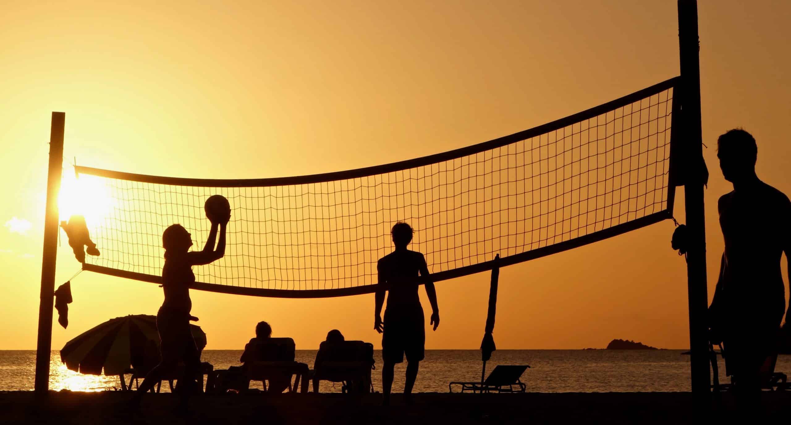 Siatkówka plażowa jako jeden ze sposobów na aktywne wakacje