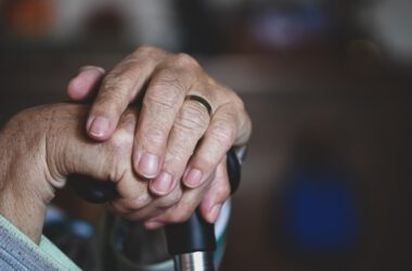 Opiekowanie sie starszymi osobami