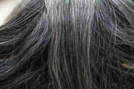 Farbowanie włosów na siwo – dla kogo?